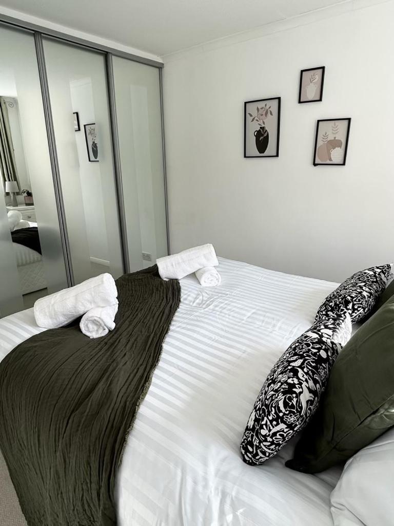 Вилла Stylish 3 Bed House Хитчин Экстерьер фото